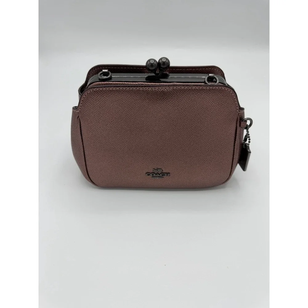 Coach Pearl Kisslock In Qb/metallic Dark Blush